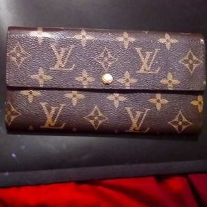 Louie Vuitton wallet